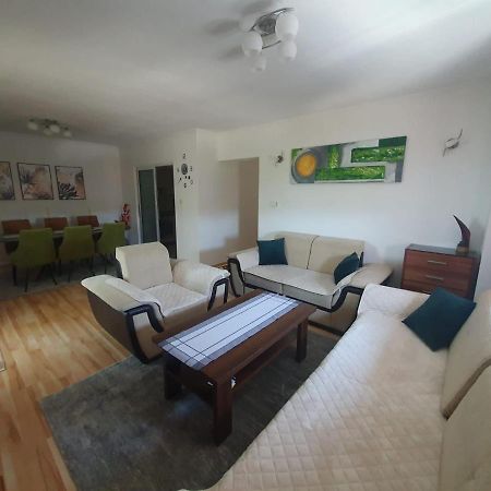 דירות ליבנו Apartman Jaca מראה חיצוני תמונה