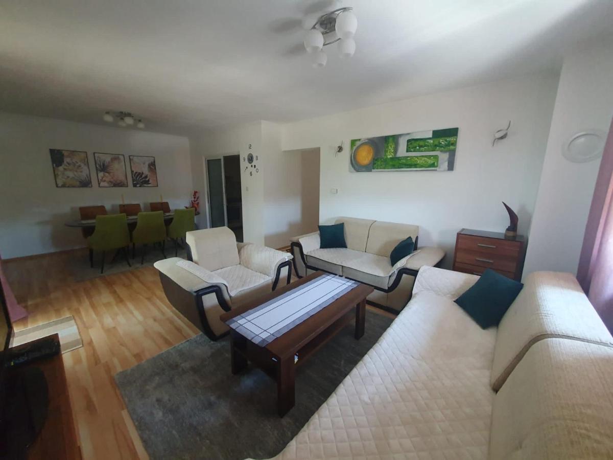 דירות ליבנו Apartman Jaca מראה חיצוני תמונה